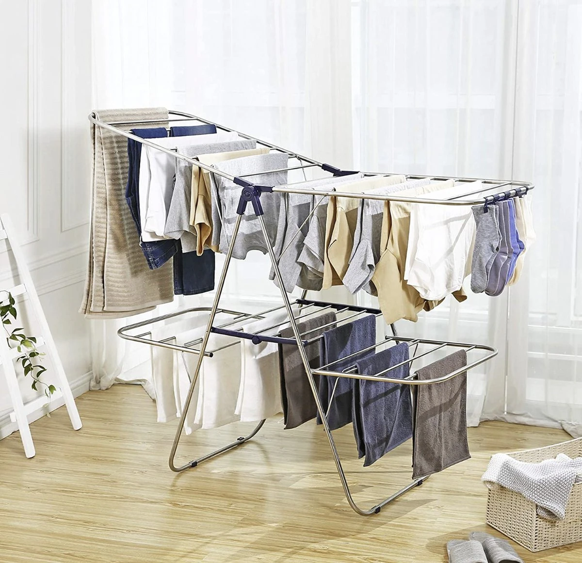 SONGMICS Portant à Vêtements En Acier Inoxydable, Sèche-linge Avec Ailes Réglables En Hauteur, Porte-vêtements à Ailes à 2 Niveaux, Pour Chaussettes, Linge De Lit, Vêtements, Pliable, Balcon, Stable, Bleu LLR53BU 7 SONGMICS Portant à Vêtements En Acier Inoxydable, Sèche-linge Avec Ailes Réglables En Hauteur, Porte-vêtements à Ailes à 2 Niveaux, Pour Chaussettes, Linge De Lit, Vêtements, Pliable, Balcon, Stable, Bleu LLR53BU – Image 5