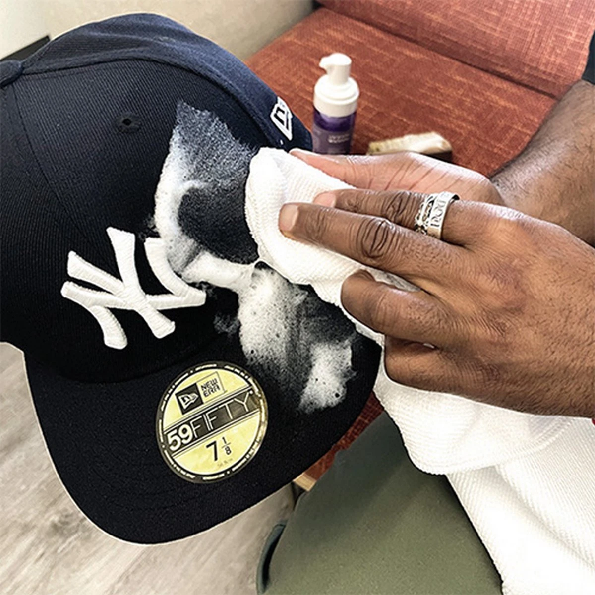 Jason Markk Hat Care Kit, Set De Nettoyage Pour Casquettes, Casquettes Et Chapeaux, Kit De Nettoyage Avec Mousse De Nettoyage Et Brosse 6 Jason Markk Hat Care Kit, Set De Nettoyage Pour Casquettes, Casquettes Et Chapeaux, Kit De Nettoyage Avec Mousse De Nettoyage Et Brosse – Image 4