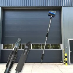 SOP - Set Manche Télescopique Aluminium Avec Brosse - Alimentation En Eau Et Raccordement Gardena - 2 X 150 Cm De Long - Avec Softgrip