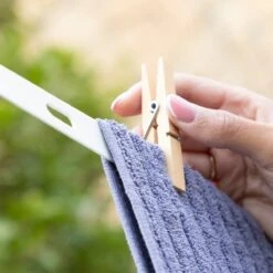 Corde à Linge Extensible - Corde à Linge - Extensible Jusqu'à 4 Mètres - Prise Ferme Jusqu'à 20 Kg - Corde à Linge à Rouleaux - Corde à Linge - Y Compris Les Accessoires De Montage 21 Corde à Linge Extensible - Corde à Linge - Extensible Jusqu'à 4 Mètres - Prise Ferme Jusqu'à 20 Kg - Corde à Linge à Rouleaux - Corde à Linge - Y Compris Les Accessoires De Montage -Nettoyage Produits Boutique 1200x1200 317