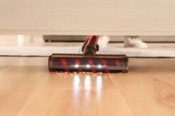 Swiss Pro+ Aspirateur-balai Sans Fil V12 Aspirateur-balai Sans Fil Avec Aspirateur à Main Eclairage LED Dans L'embout Forte Puissance D'aspiration 4 En 1 ! Qualité Suisse 30 Swiss Pro+ Aspirateur-balai Sans Fil V12 Aspirateur-balai Sans Fil Avec Aspirateur à Main Eclairage LED Dans L'embout Forte Puissance D'aspiration 4 En 1 ! Qualité Suisse -Nettoyage Produits Boutique 1200x799 49