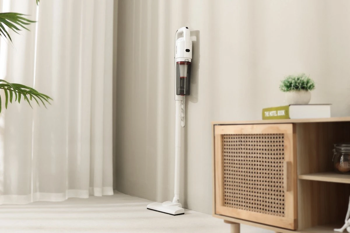 Aspirateur Balai Swiss Pro+ - Aspirateur Balai 2 En 1 - Aspirateur Balai Avec Cordon - Dustbuster Amovible - Longueur Du Cordon 5 Mètres - Convient Aux Animaux Domestiques - 600W 6 Aspirateur Balai Swiss Pro+ - Aspirateur Balai 2 En 1 - Aspirateur Balai Avec Cordon - Dustbuster Amovible - Longueur Du Cordon 5 Mètres - Convient Aux Animaux Domestiques - 600W – Image 4