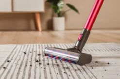 Swiss Pro+ Aspirateur-balai Sans Fil V12 Aspirateur-balai Sans Fil Avec Aspirateur à Main Eclairage LED Dans L'embout Forte Puissance D'aspiration 4 En 1 ! Qualité Suisse 31 Swiss Pro+ Aspirateur-balai Sans Fil V12 Aspirateur-balai Sans Fil Avec Aspirateur à Main Eclairage LED Dans L'embout Forte Puissance D'aspiration 4 En 1 ! Qualité Suisse -Nettoyage Produits Boutique 1200x799 50