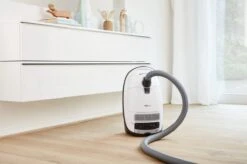 Miele Complete C3 Active Parquet 5 L Aspirateur Réservoir Cylindrique Sec 890 W Sac à Poussière -Nettoyage Produits Boutique 1200x799 73