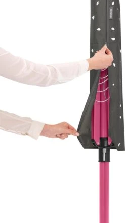 Sèche-linge Rotatif Brabantia Lift-O-Matic Avec Ancrage Au Sol En Métal, Housse De Protection, Sac à Linge Et Épingles à Linge - 50 M - Pink Printemps -Nettoyage Produits Boutique 672x1200