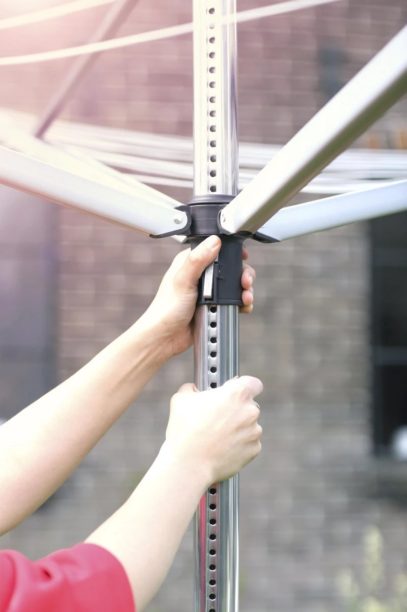 Brabantia Lift-o-Matic Séchoir Parapluie 40 Mètres Avec Ancre De Terre En Métal Et Housse De Protection, Sac Pour Pinces à Linge Et Pinces à Linge - Metallic Grey 14 Brabantia Lift-o-Matic Séchoir Parapluie 40 Mètres Avec Ancre De Terre En Métal Et Housse De Protection, Sac Pour Pinces à Linge Et Pinces à Linge - Metallic Grey – Image 12