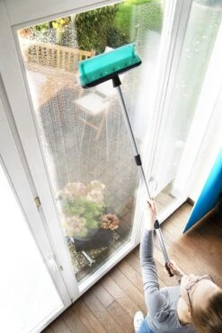 Genius Window Cleaner – Ensemble De 2 Pièces – Essuie-glace – Produits De Nettoyage – Raclette – Peau De Chamois -Nettoyage Produits Boutique 800x1200 10