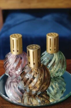 Ashleigh & Burwood Lamp Oil Huile Parfumée Heritage, Velvet Plum & Cassis Oud 500ml -Nettoyage Produits Boutique 800x1200 24