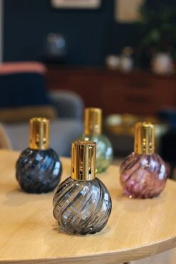 Huile Parfumée Ashleigh & Burwood Lamp Oil - Freesia & Orchid 250 Ml 11 Huile Parfumée Ashleigh & Burwood Lamp Oil - Freesia & Orchid 250 Ml -Nettoyage Produits Boutique 800x1200 29