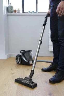 Rowenta Puissance Compacte XXL | Aspirateur Sans Sac | Volume De Poussière De 2,5 L | Tranquillement | Conception Compacte | Aspiration Extreme | Aspirateur | Tête D'aspiration Très Efficace | Gris-noir -Nettoyage Produits Boutique 800x1200 8