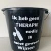 Bucket : Je N'ai Pas Besoin De Thérapie, J'ai Juste Besoin De Vin. Seau Ménager Noir 5 Litres. Anniversaire, Fête Des Mères Ou Fête. -Nettoyage Produits Boutique 900x1200 13